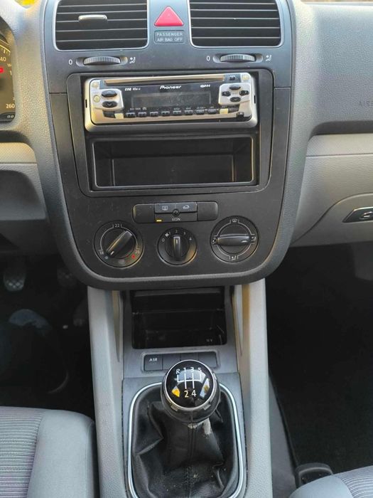 WV GOLF дизел 1.9, 2004 год.