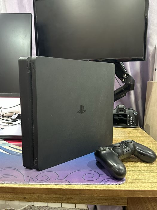 PlayStation 4 slim 512GB