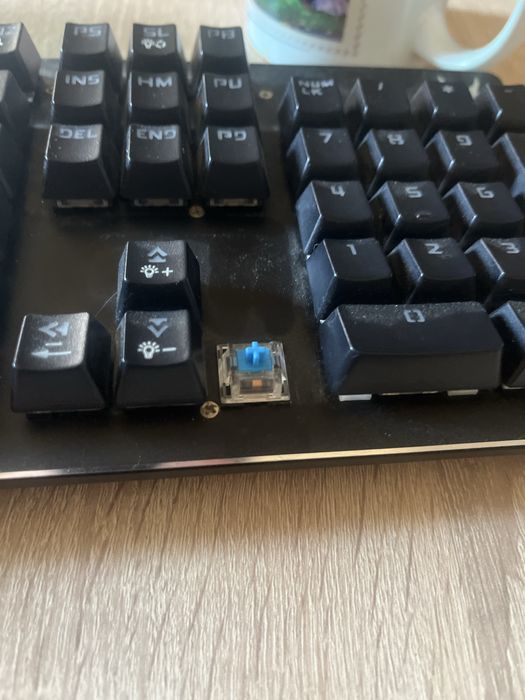 Tastatura mecanica blue switch cu fir vand