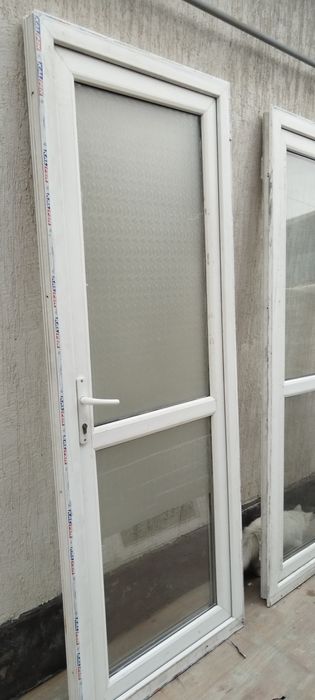 Пластиковый дверы