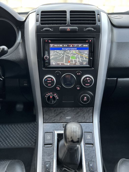 Suzuki Grand Vitara 4x4  FULL 2013 Euro5  Xenon  Navigatie  Trapa  Piele  Keyless