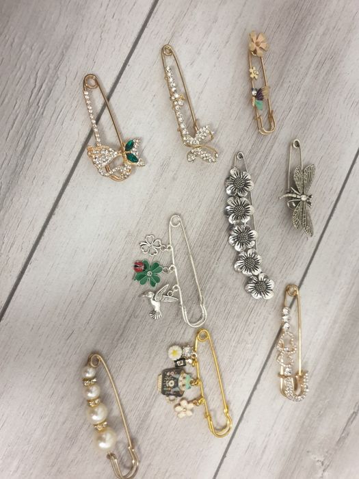 Brose tip ac se siguranta noi argintii aurii superbe