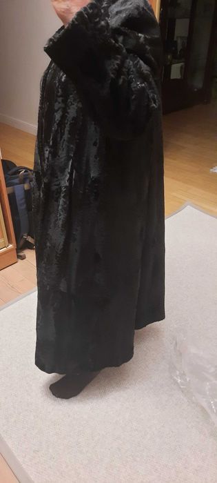 Каракульча шуба.