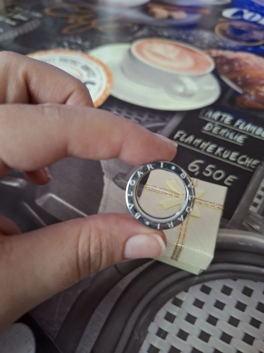 Пръстен Булгари  керамика и стомана .Пръстена само е пробван номер 9