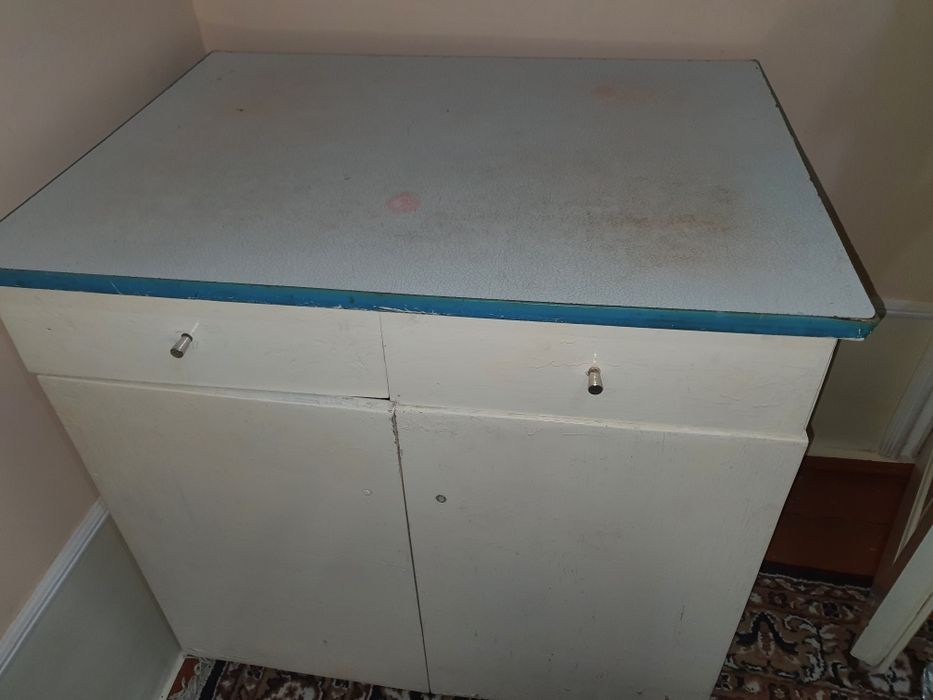 Срочно шкаф сотилади