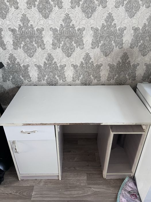 Продам компьютерный стол