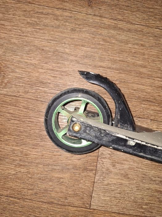 Продам детский самокат б/у