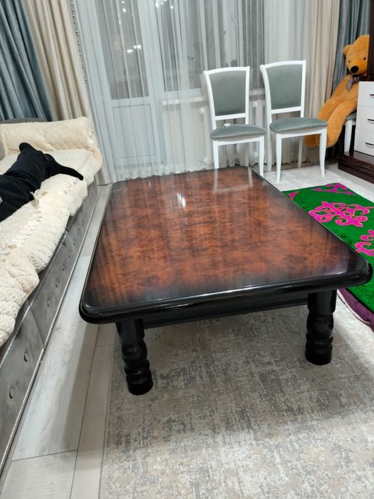 Стол в отличном состоянии