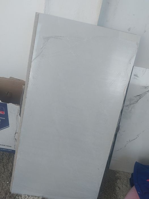 Продам срочно кафель