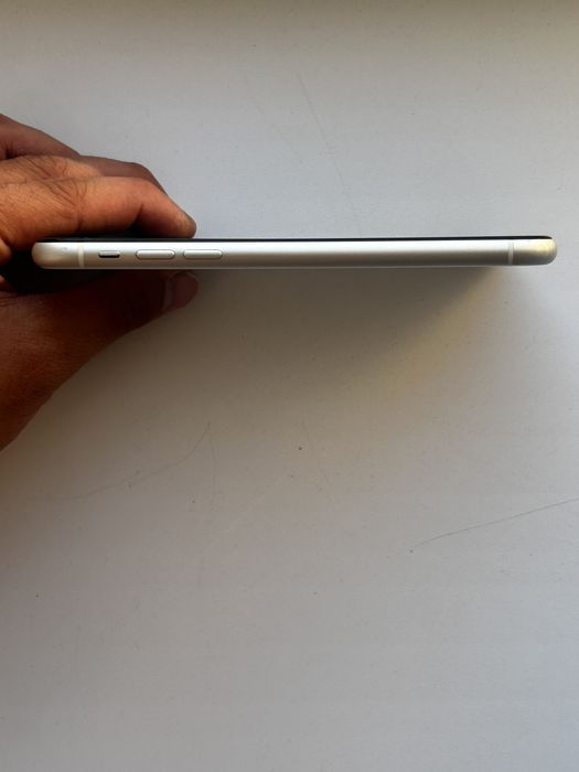 Продам IPhone 11