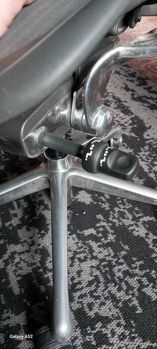 Herman Miller Aeron REMASTERED Graphite