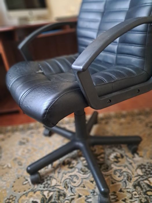 Продам кресло компьютерное