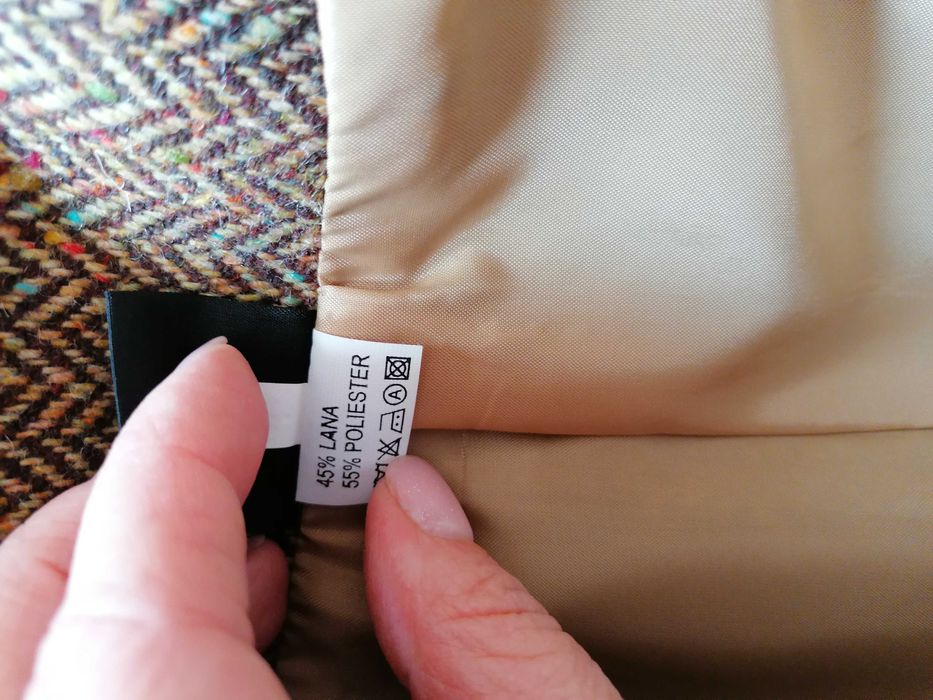 Hăinuța scurta, maro, cu lana