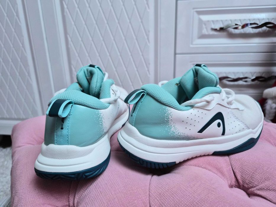 Продавам спортни обувки