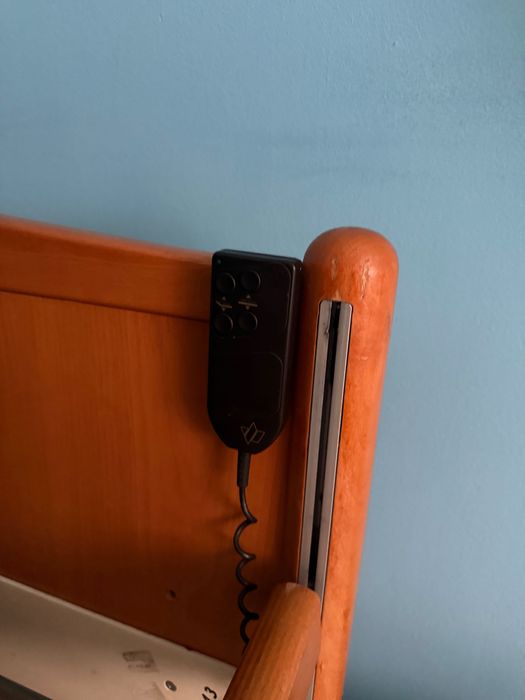 Pat medical electric cu saltea antiescară + 10 pachete scutece