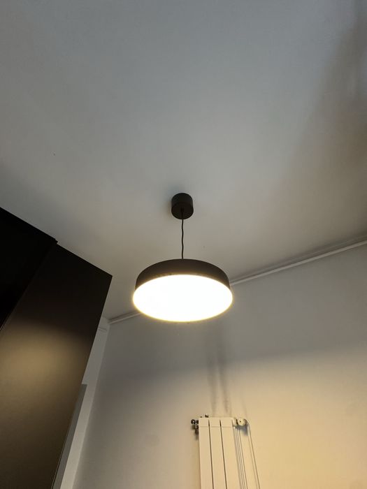 Lustra alb cu negru - pendul cu LED