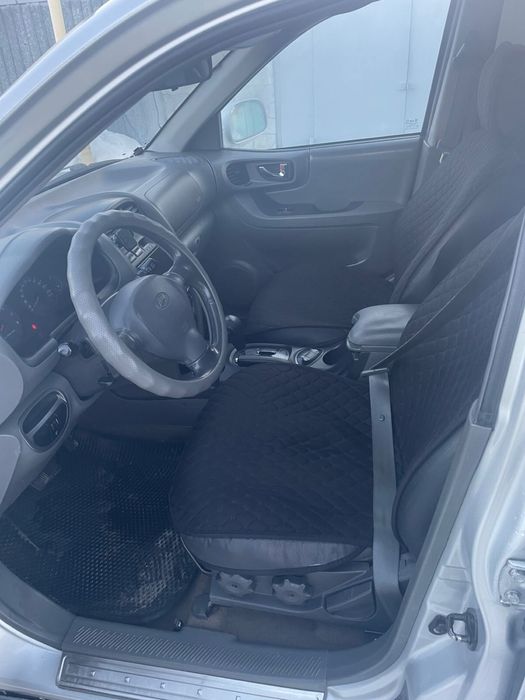 Продам машину Hyundai Santa Fe