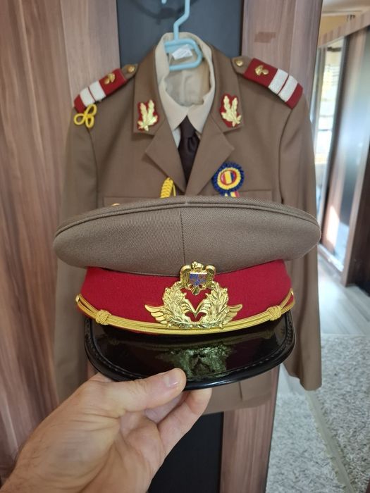 Costume militare Excepționale