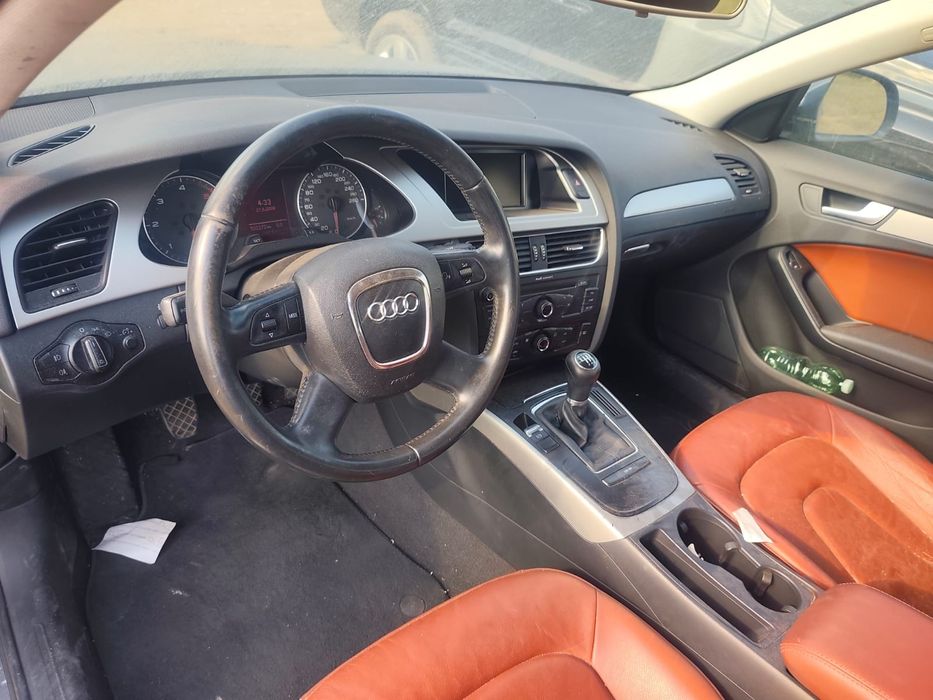 Audi A4 B8 2.0TDI 143k Na chasti