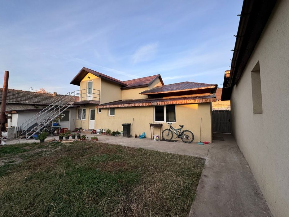 Vand/Schimb Clădire + Afacere