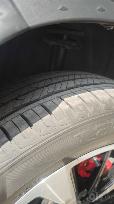 Срочно почти новые корейские шины 215/55/R 17
