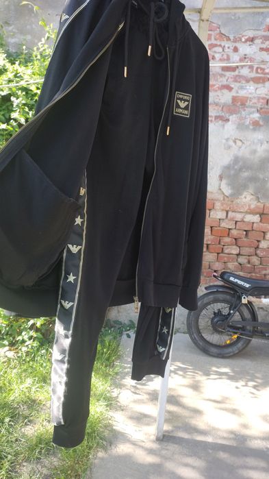trening Armani mărime L