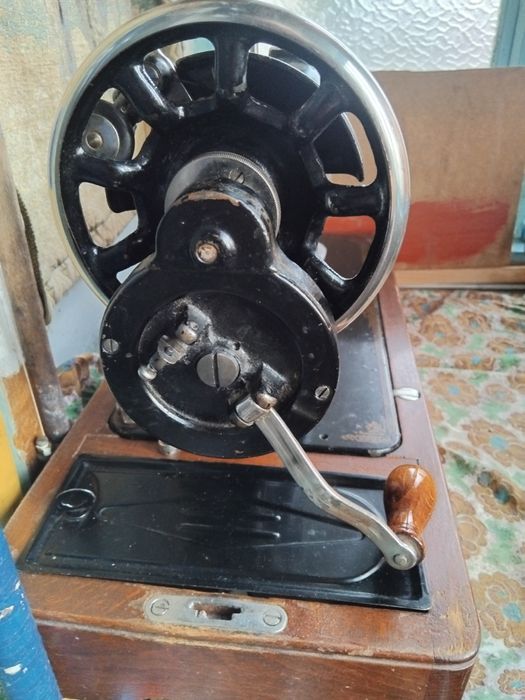 Швейная машинка ...