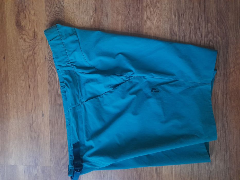 Peak performance мъжки къси панталонки 2XL размер.
