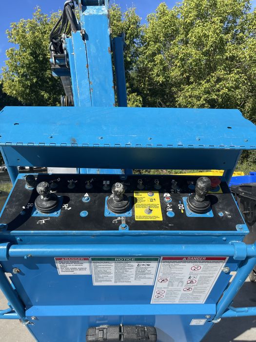 Nacela brat telescopic Genie brat 22m 700 lei