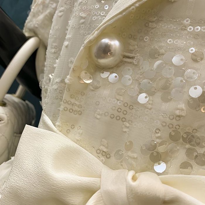 Элегантное платье с пайетками