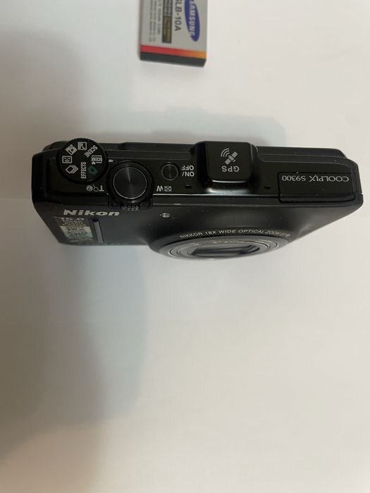 Nikon S9300 18x zoom optic 16Mpx afisaj data ora
