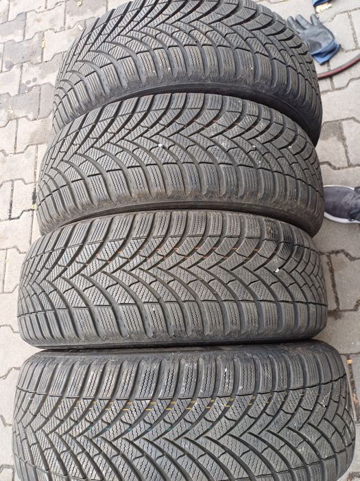 Гуми 205/55/16 Семперит