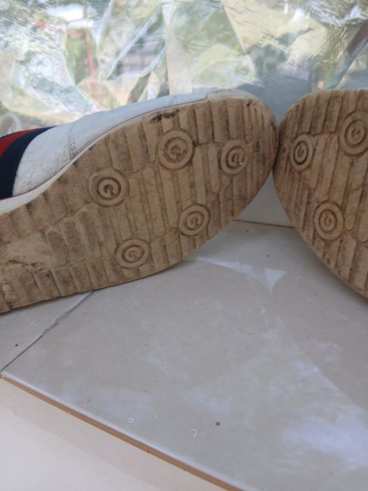 Vând pantofi Gucci