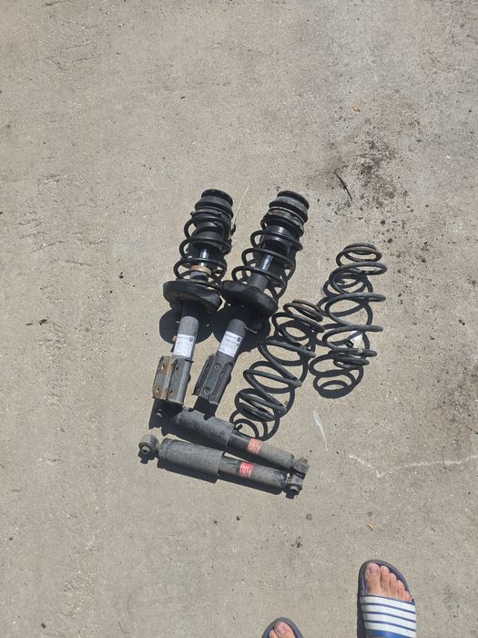 Kit set complet suspensie arcuri si amortizoare fata spate Opel Astra