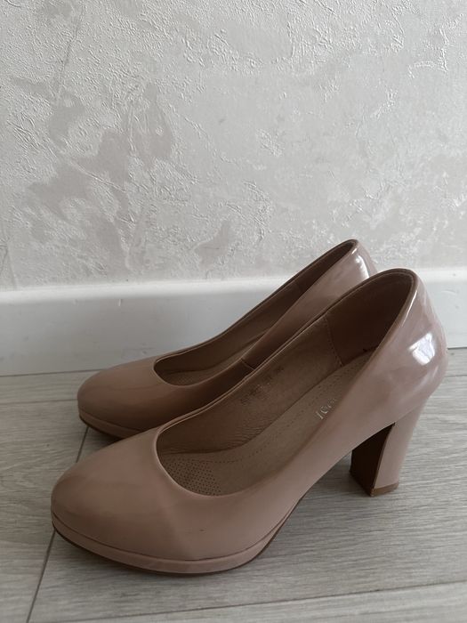 Продам б/у туфли 37 р