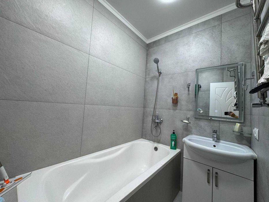 СРОЧНО Продам 2 комн квартира в Паркентский Ор-р Заправка Карвон!