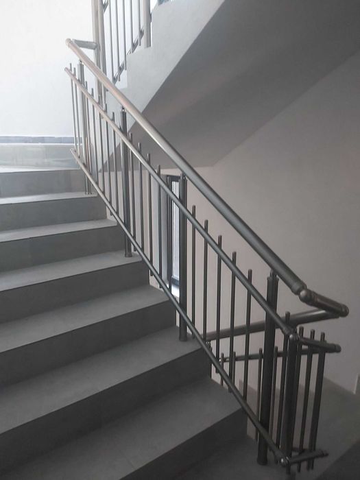 Парапети за стълбища