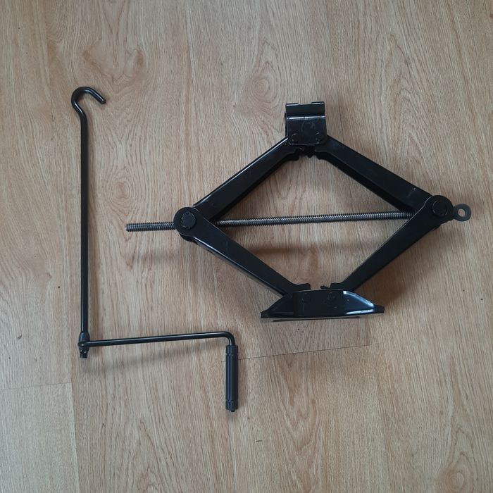 Продам домкрат новый