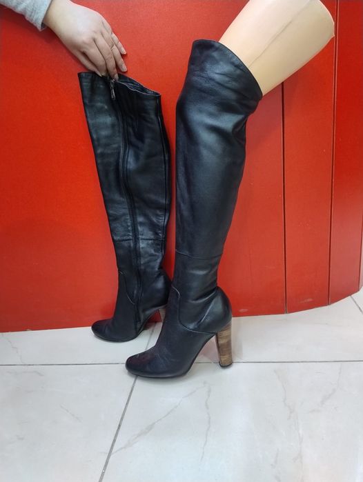 Продам сапожки женские