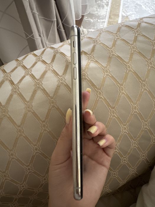 Iphone Xs max серебристый цвет