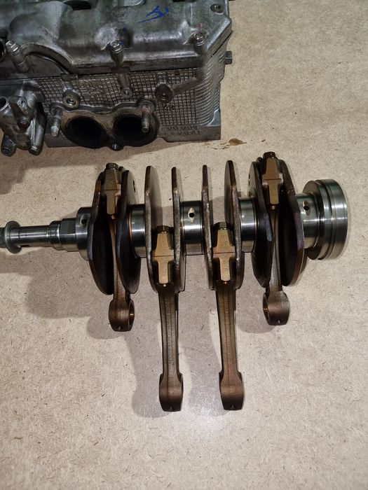 Коленвал и головки блока субару ej 255