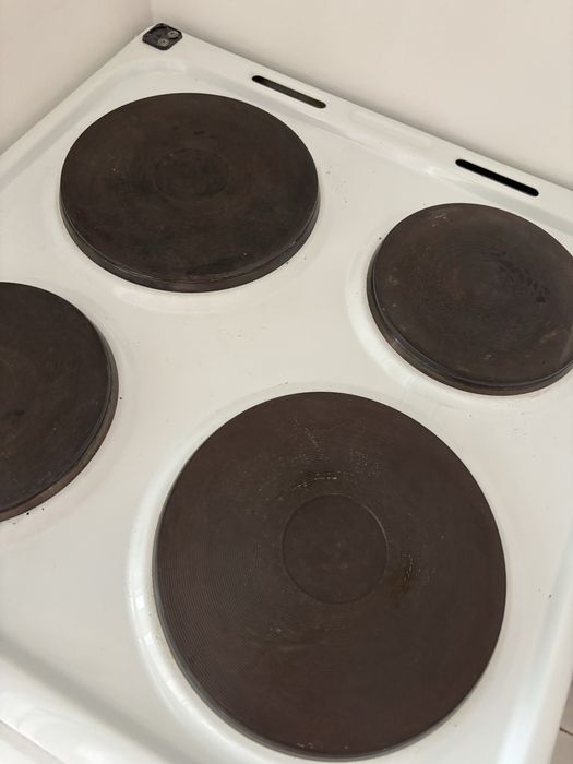 Продам электрическую плиту