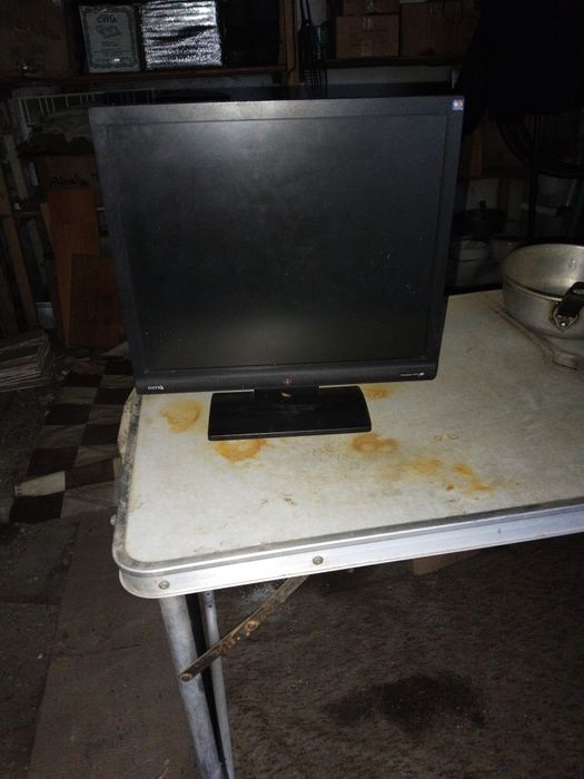 Монитор BENQ почти не использован