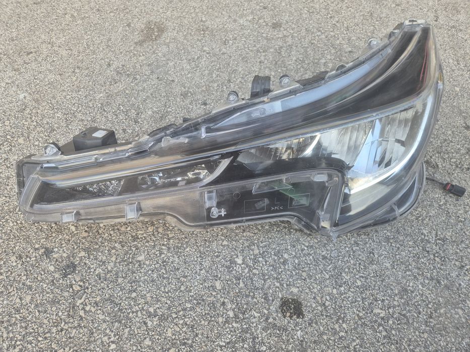 Ляв фар Toyota Corolla фарове Тойота Корола