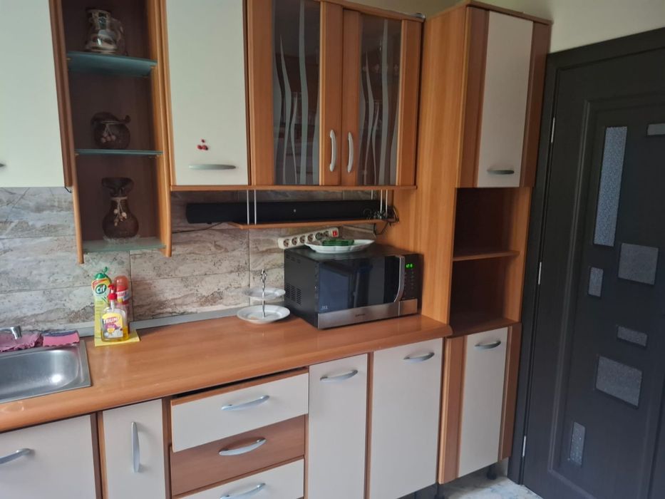 Apartament semicentral 3 camere de inchiriat