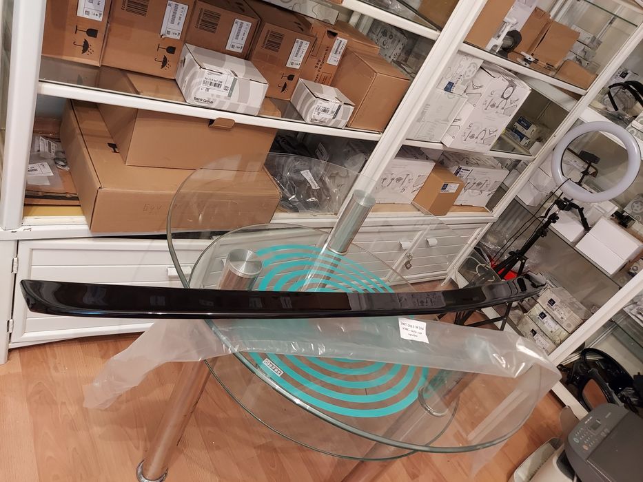 Спойлер на багажник Mercedes W204 кузов