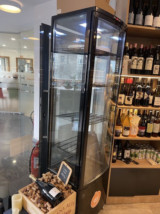 Vitrina frigorifica metro cu geamuri