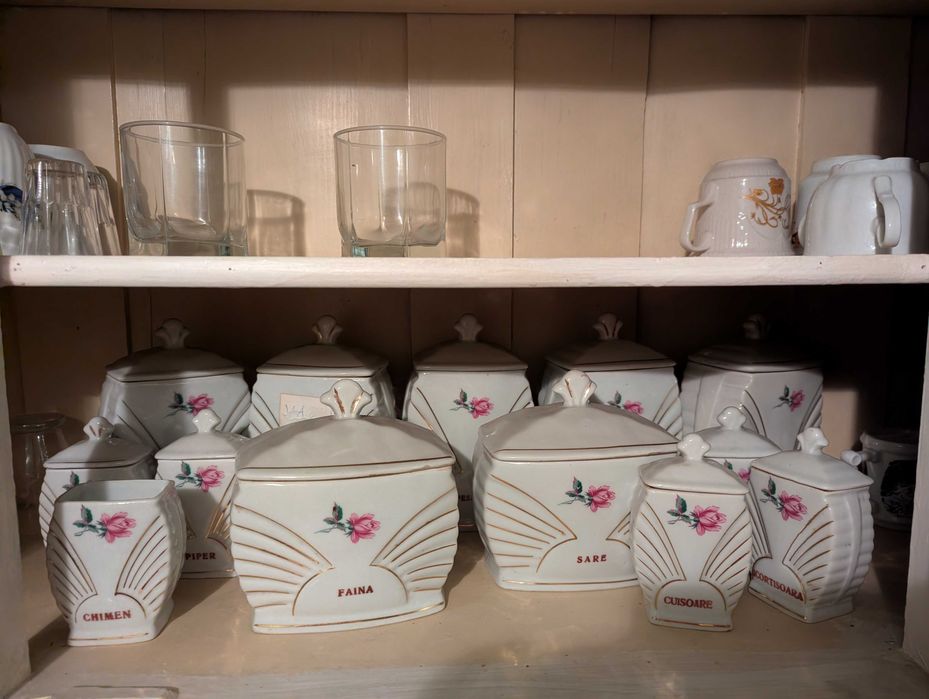 Set vintage, perioada comunista, 1970