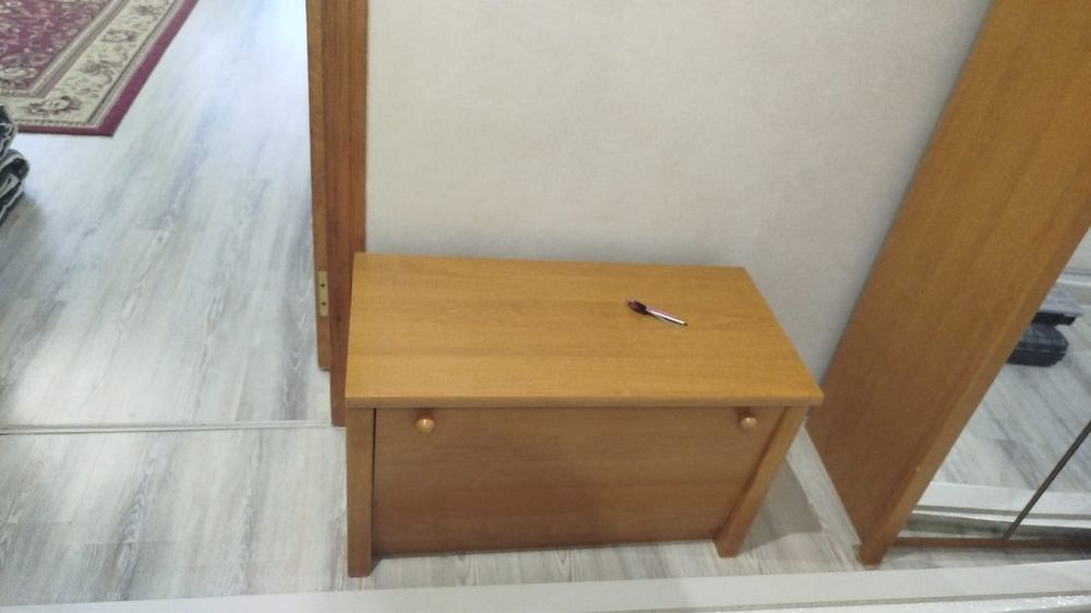 Продам шкаф в прихожую