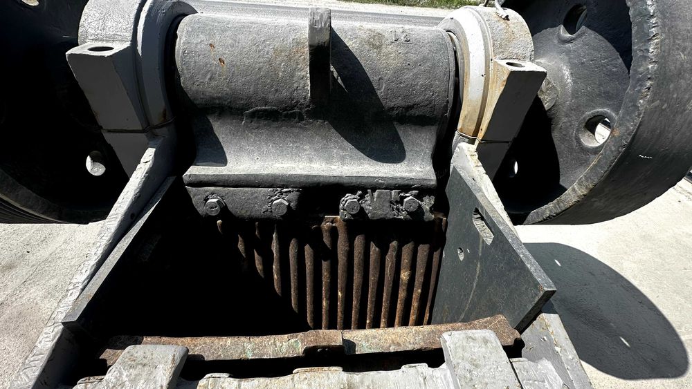 Sholkoviy drobilka srochno sotiladi